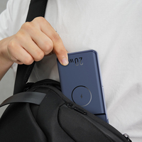 2-in-1 Magnetische Powerbank 10000mAh Luftsicheres Tragbares Ladegerät 20W PD Schnellladung Handyständer Gleichzeitiges Laden von Telefon und Uhr