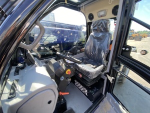 Chargeur télescopique de marque chinoise 3,5T 7m 4x4 avec moteur Cummins <span class=keywords><strong>norme</strong></span> EPA4 Euro5 - Product Image 4