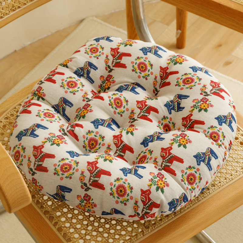Round-colored carousel