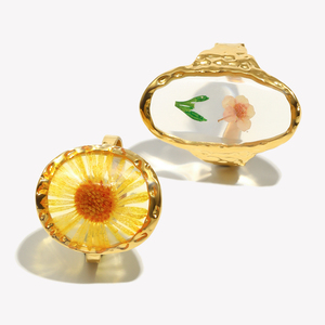 Set di Anelli Dreamshow Fashion con Smalto Colorato a Forma di Margherita e Ciliegia, Placcati in Oro 18k, Gioielli in Acciaio Inossidabile - Product Image 2
