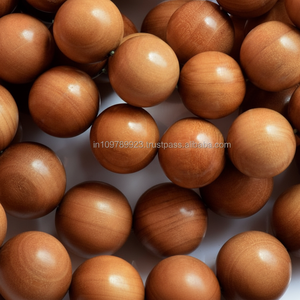 ลูกปัดไม้ไม้จันทน์ธรรมชาติดีไซน์แกะสลักแบบอินเดียดั้งเดิมพร้อมลวดลายสี่เหลี่ยมจัตุรัสสำหรับทำเครื่องประดับและตกแต่งบ้าน - Product Image 1