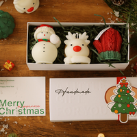 Weihnachtliche Großhandels-Duftkerze: Anpassbare, handgegossene Sojawachs-Mischung in neuartiger Hauptfigur-Form