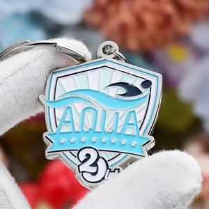 Llavero de metal de aleación de zinc esmaltado con logotipo personalizado de fábrica al por mayor, llaveros deportivos plateados con letras - Product Image 2