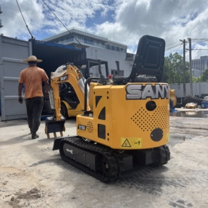 Mini-excavatrice sur chenilles Sany SY15U jaune, hydraulique, capacité de la benne de 0,12 m³, équipement de construction - Product Image 2
