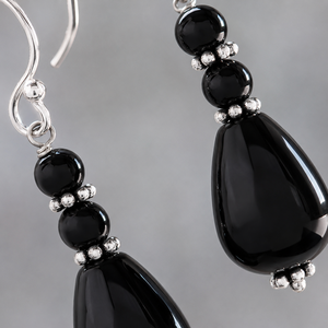Orecchini Pendenti Vintage Neri a Goccia con Nappine, Gioielli Eleganti da Donna alla Moda - Product Image 4