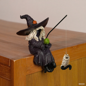 Petite sorcière d'Halloween en résine pour aquarium, objet décoratif au design contemporain pour Pâques, Nouvel An, Noël, poisson - Product Image 4
