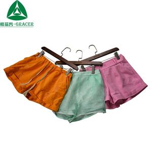 Guangzhou fornitore di <span class=keywords><strong>abbigliamento</strong></span> usato <span class=keywords><strong>da</strong></span> donna Casual pantaloni corti MOQ 45kg - Product Image 4