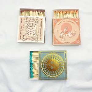 Bâton en bois de haute qualité avec pointe colorée correspond au logo d'estampage d'or de boîte d'allumettes carrées sur la boîte <span class=keywords><strong>pour</strong></span> les allumettes de <span class=keywords><strong>bougie</strong></span> de cigare - Product Image 3