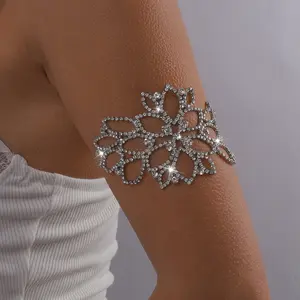 Kaimei Fashion Jewelry Exaggerated Arm Ring Hollow Flower Water Diamond Rhinestone Bracelet Luxury Bridal Women Crystal Bangles