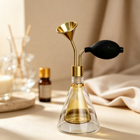 Flacon de dégustation polyvalent avec finition laiton pour les stands de dégustation de café, de liqueurs et de parfums