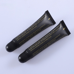 売れ筋OEM <span class=keywords><strong>ODM</strong></span>あなた自身のロゴを作るミニ絞りリップグロス透明リップグロスプラスチックチューブ - Product Image 3