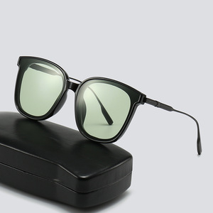 Nuevas gafas de sol unisex UV400 con montura de PC y montura metálica tipo 3, embalaje en caja YC2321 D6 - Product Image 2