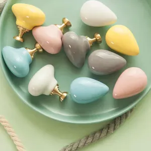 Crochets muraux pour manteaux, patères colorées pour vêtements avec vis, poignées de placard, support mignon en forme de goutte de pluie - Product Image 6