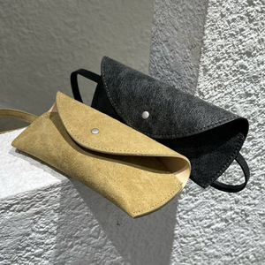 Sac à lunettes élégant en daim à porter en bandoulière/à la ceinture, pochette à lunettes multifonctionnelle, sac ceinture tendance et polyvalent, nouveau sac à lunettes de soleil. - Product Image 4