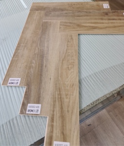 Plancher en SPC à chevrons de 6,5 mm, imperméable, ignifuge, plancher en <span class=keywords><strong>parquet</strong></span> à emboîtement pour intérieur - Product Image 4
