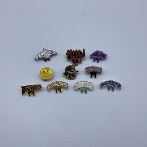 Tùy chỉnh phát sáng trong bóng tối hat pin hình dạng vành Clip vàng-mạ hat Pin Hight chất lượng hat Clip - Product Image 5