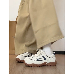 Nouvelles chaussures en toile à la mode - chaussures mignonnes à talon bas et semelle souple. Chaussures décontractées pour hommes avec surface en cuir. Confortable pour - Product Image 5