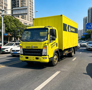 Camioneta de Servicio Móvil HOWO 4X2 para Reparación de Maquinaria de Construcción <span class=keywords><strong>en</strong></span> Sitio, Uso <span class=keywords><strong>en</strong></span> África - Product Image 1
