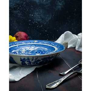 Plat à réchaud en porcelaine anglaise Gabriella P. avec décoration en saule – Ensemble de vaisselle élégant - Product Image 2