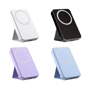 Fuente de Alimentación Inalámbrica Magnética de 10000 mAh y 22.5 W con Puerto USB Tipo C para Teléfonos Móviles, con Soporte y Pantalla Digital - Product Image 1