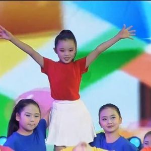 Disfraz de baile de arcoíris para niños, falda plisada colorida de manga corta, ropa de actuación, 65% algodón para niños - Product Image 3
