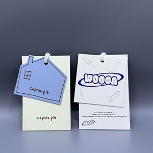 Etiquetas Colgantes Personalizadas Hongxing, Etiquetas de Papel con Forma Especial para Ropa y Calzado de Interior - Product Image 1