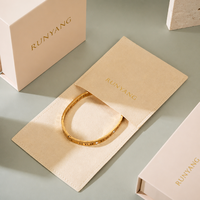 Coffret de présentation de bijoux en crème avec pochette pour bracelet, collier, bague – Emballage cadeau, présentation au détail et mise en valeur de la marque
