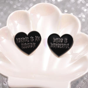 Stock caliente nuevo diseño Pin lindo negro corazón letra dibujos animados Metal broche solapa Pin como regalo <span class=keywords><strong>ropa</strong></span> <span class=keywords><strong>para</strong></span> mujeres o amigos Decoración - Product Image 6