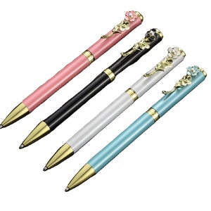 Bolígrafo de Metal de Lujo de Alta Calidad con Diseño de Flor de Melocotón, Lindo Bolígrafo Rosa con Logotipo Personalizado y Tinta Azul/Negra - Product Image 2