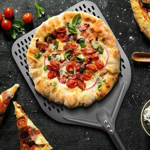 Outils de cuisson Offre Spéciale <span class=keywords><strong>pelle</strong></span> à pizza perforée <span class=keywords><strong>pelle</strong></span> à pizza rectangulaire revêtement dur en <span class=keywords><strong>aluminium</strong></span> palette à pizza pour four commercial - Product Image 5
