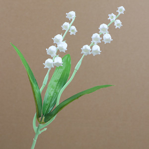 Fleurs artificielles en gros, fleurs blanches, fleurs <span class=keywords><strong>de</strong></span> <span class=keywords><strong>muguet</strong></span>, tiges <span class=keywords><strong>de</strong></span> verdure pour la décoration <span class=keywords><strong>de</strong></span> la maison et des mariages - Product Image 6