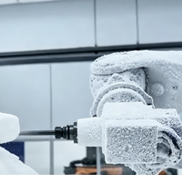 Robot industriel ultra-compact KUKA KR210 R2700-2 à 6 axes, charge utile de 210 kg, portée de 2701 mm, moteur servo-électrique, prototype automobile