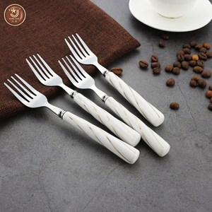 Ensemble de couverts de luxe pour mariage en céramique avec manche en spirale, couteau, fourchette et cuillère en acier inoxydable - Product Image 4