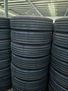 ยางรถบรรทุกและรถบัสขนาด 11r24.5/11r22.5 แบบเรเดียล  หน้าที่กว้าง  จุดสัมผัสพื้นถนนกว้าง  ทนทานต่อการสึกหรอ  อายุการใช้งานยาวนาน 11r24.5 11r22.5 - Product Image 1