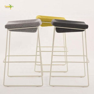Kursi Bar Bingkai Logam Bantalan Kulit Gaya Sederhana Modern untuk Pub - Product Image 5