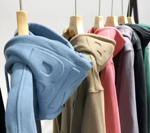 เสื้อฮู้ดไหมพรมผู้ชายแบบสั่งทำขายดีที่สุด รุ่นหรูหรา ทรงปกติ พิมพ์โลโก้ลายนูน ผ้าฝ้าย 100% คอปกแบบมีฮู้ด - Product Image 1