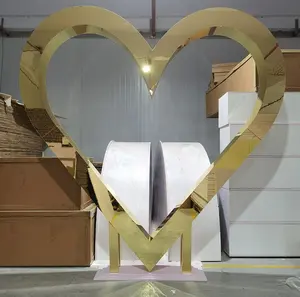 Hot Sale Gold Heart-Shaped Acrylic Backdrop from Manufacturer New Wedding Decorations Product at Price