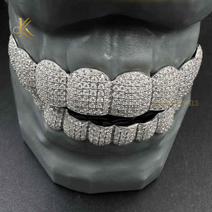 Lujo Moissanite Diamond Teeth Grillz 925 joyería de boca de plata esterlina perfecta para hombres y mujeres que buscan un aspecto atrevido de moda - Product Image 2
