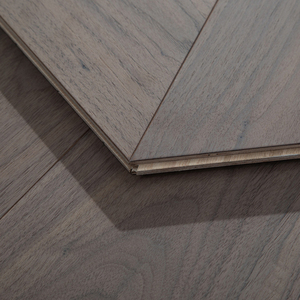 Suelo de Parquet de Nogal Multicapa AVANTIMORA Coastal Wire Brushed, Grado REACH AB, 18 mm 12 mm, con Sistema T&G, para Edificios Comerciales - Product Image 1