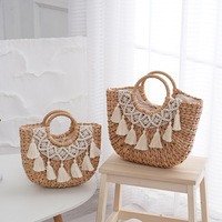 Sac à main demi-lune en raphia pour femme, sac de plage en paille avec deux poignées et décoration lettre