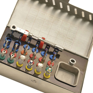 Kit d'instruments pour la pose d'implants avec outils chirurgicaux dentaires pour la préparation du site implantaire, plateau de chirurgie implantaire dentaire - Product Image 6
