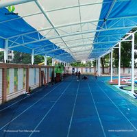 Tente tunnel sportive extérieure en membrane PVC avec structure en aluminium pour pistes de course et installations sportives des écoles secondaires en Chine