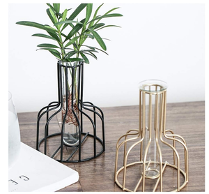 Centres de table pour décoration de table de mariage Vase en aluminium fini or et noir Vases de table modernes pour décoration de maison pour mariage - Product Image 1