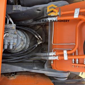 Excavadora de cadenas usada HITACHI ZX240 de 24 toneladas, como nueva, para excavaciones pesadas y proyectos de construcción - Product Image 5