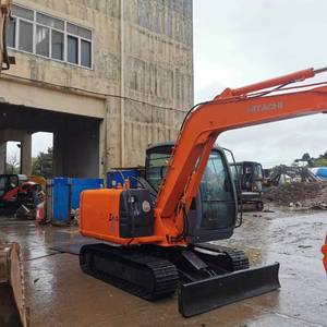 Escavatore Cingolato Mini Usato Originale Giapponese Hitachi ZX60 da 6 Tonnellate con Motore Isuzu, Poche Ore di Lavoro, Piccolo Escavatore Idraulico per Fattoria/Costruzioni - Product Image 2