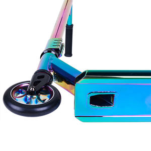 二つの合金製コアホイールを搭載したネオクロームボディの大人用プロスタントスクーター販売中 - Product Image 6