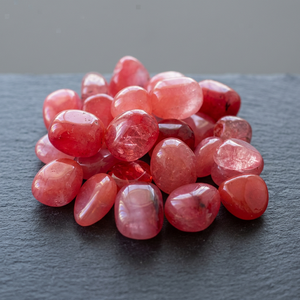 Pierres Roulées en Agate Cerise Rouge Naturelle en Gros, Cristaux Polis pour la Guérison, Galets en Vrac, Pierres Précieuses - Product Image 3