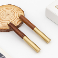 Stylo à bille en métal de poche élégant de haute qualité Logo de marque personnalisé Encre bleue/noire de luxe Largeur d'écriture de 0.38mm Utilisation au bureau et à l'école