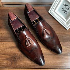 Zapatos de hombre de cuero con punta en pico, estilo inglés, de piel auténtica de vaca de primera calidad, diseño grabado a la moda, mocasines formales. - Product Image 5