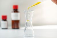 Extrait de gingembre jaune naturel en gros, liquide pur concentré, jus de gingembre, matière première pour boissons et assaisonnements, certifié HACCP, qualité alimentaire